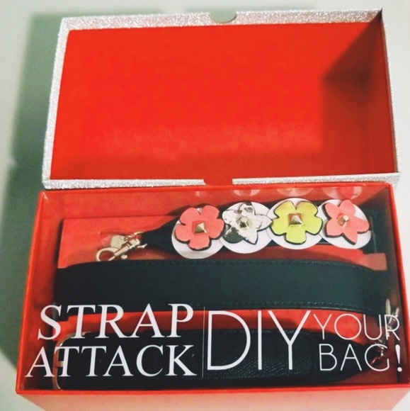 $$SOLD$$ Guess Strap Attack bag strap - Picture 2 of 4